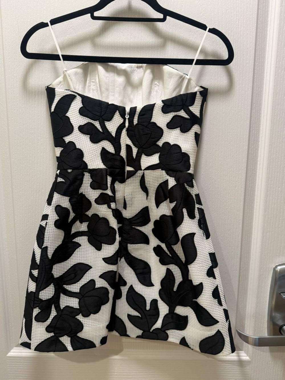 Helsi Gigi Strapless Dress In Black and White Size XS Preloved!!! - Picture 5 of 6